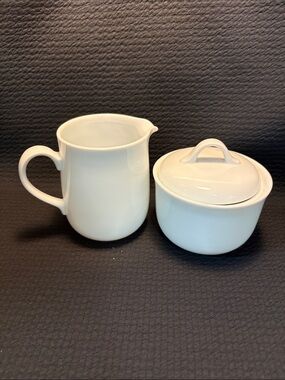 Vtg Corning Ware White Cream and Sugar w/lid Farmhouse 81-TY H9 and 81-TY F0